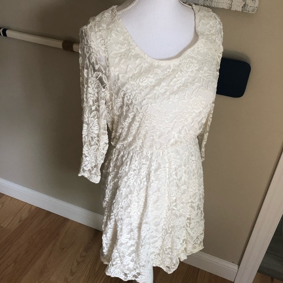 White Lace Dress - Picture 4 of 8